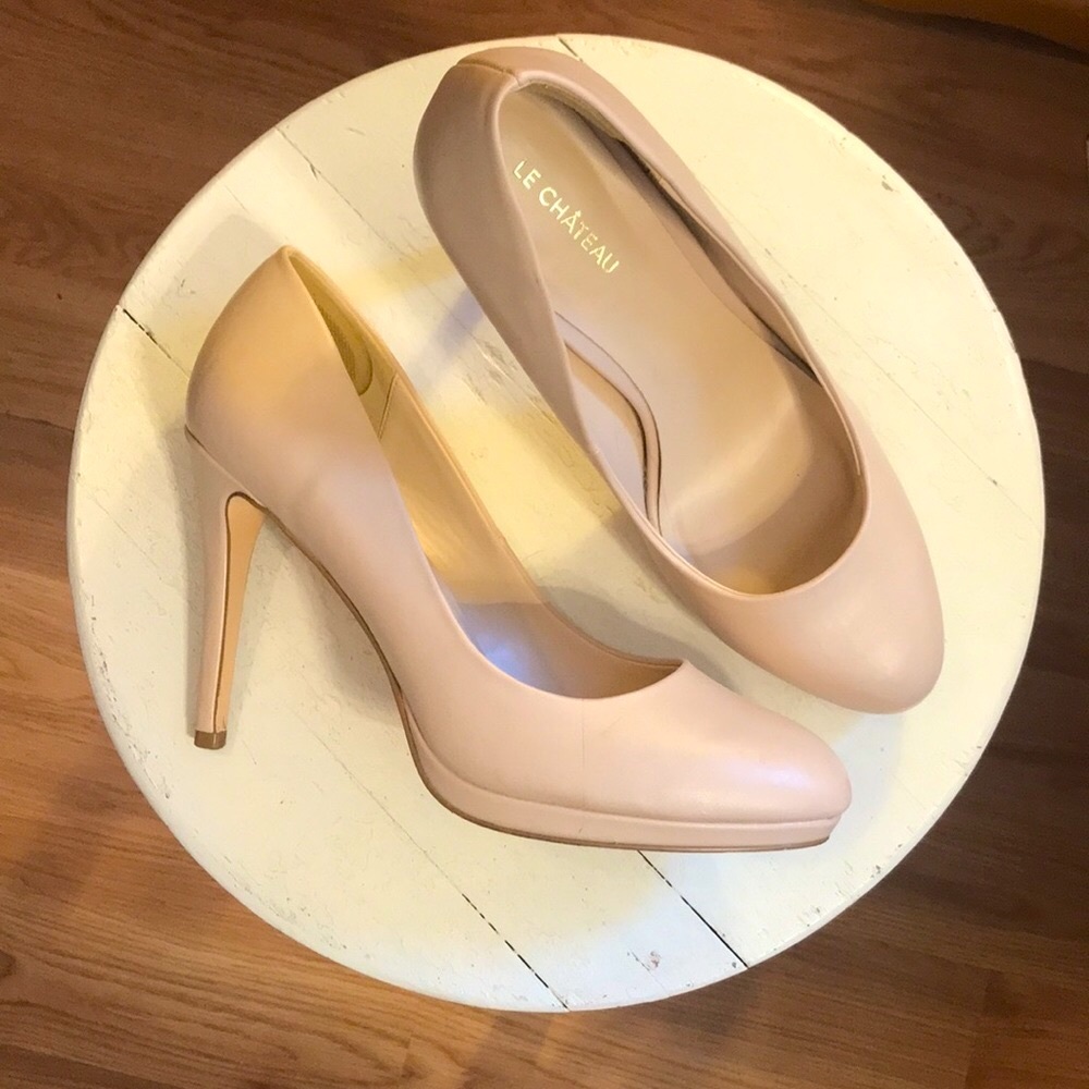 Size 41 Le Chateau Nude Pumps